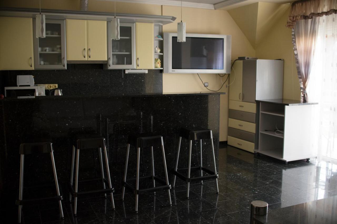 Wolf Apartman101, Wolf Apartman 102 Hotel ชาร์วาร์ ภายนอก รูปภาพ